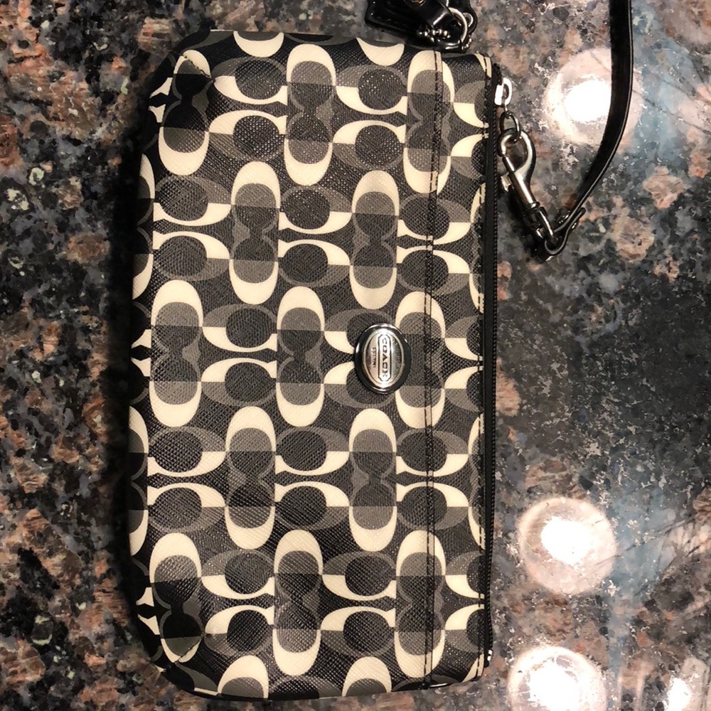Coach Wristlet Like New